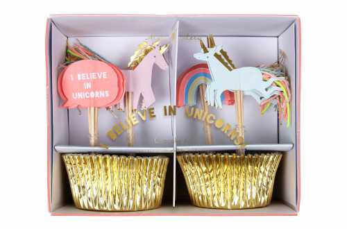 cupcakes et toppers anniversaire Licorne