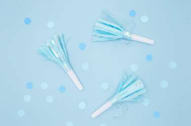 6 Sifflets cornes de fête -  bleu pastel