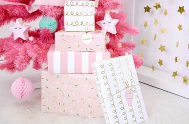 Rouleau de 2 feuilles de papier cadeau - Bouclettes doré et traits multi-couleurs