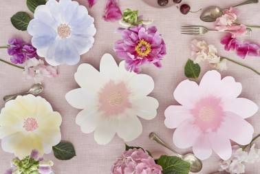 Table anniversaire fleurie