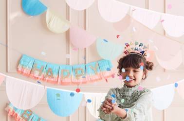 Guirlandes anniversaire pastels