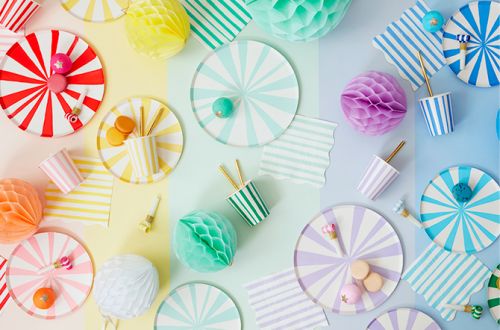 Assiettes anniversaire couleur