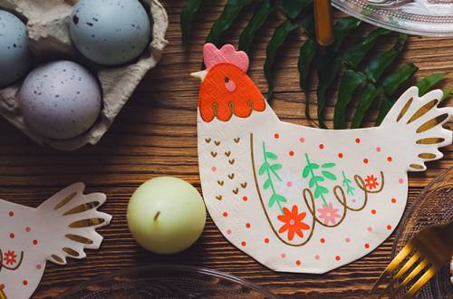 joli serviette poule de pâques