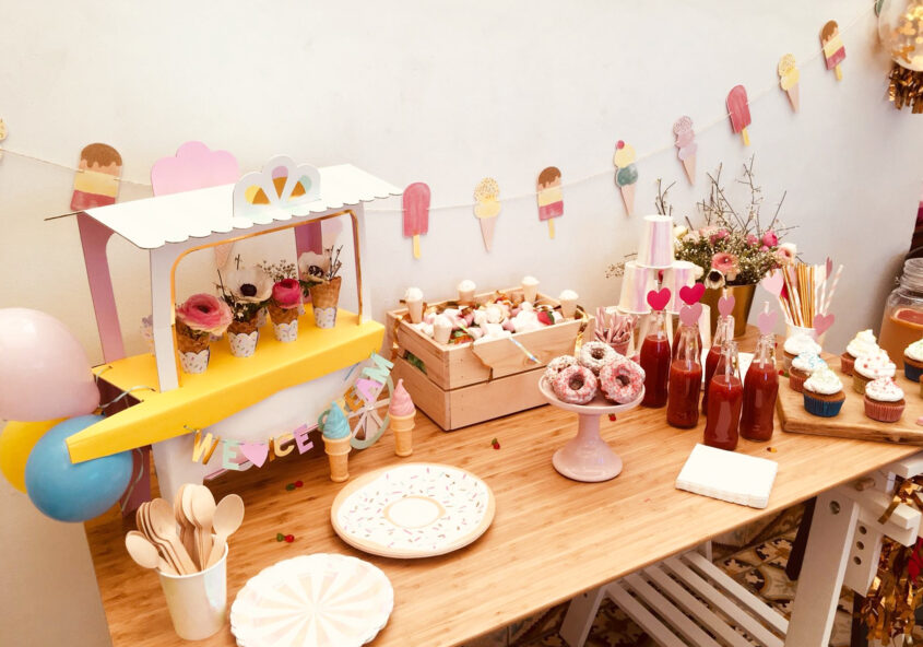 Une ice cream party pour un anniversaire gourmand et coloré !
