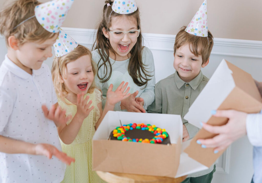 Quel surprise de découvrir un si joli gâteau d'anniversaire !